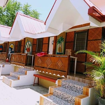 Sandstorm Lodge And Cafe Puerto Galera Dış mekan fotoğraf