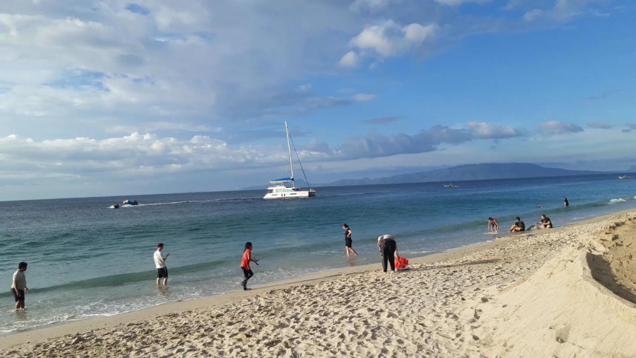 Sandstorm Lodge And Cafe Puerto Galera Dış mekan fotoğraf