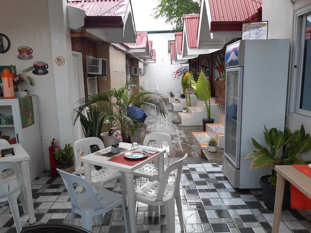 Sandstorm Lodge And Cafe Puerto Galera Dış mekan fotoğraf