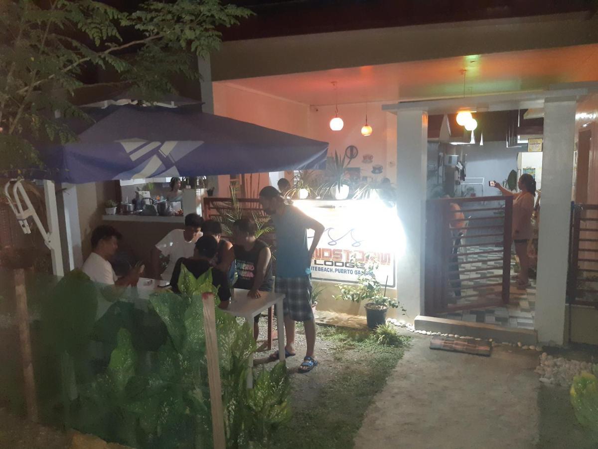 Sandstorm Lodge And Cafe Puerto Galera Dış mekan fotoğraf