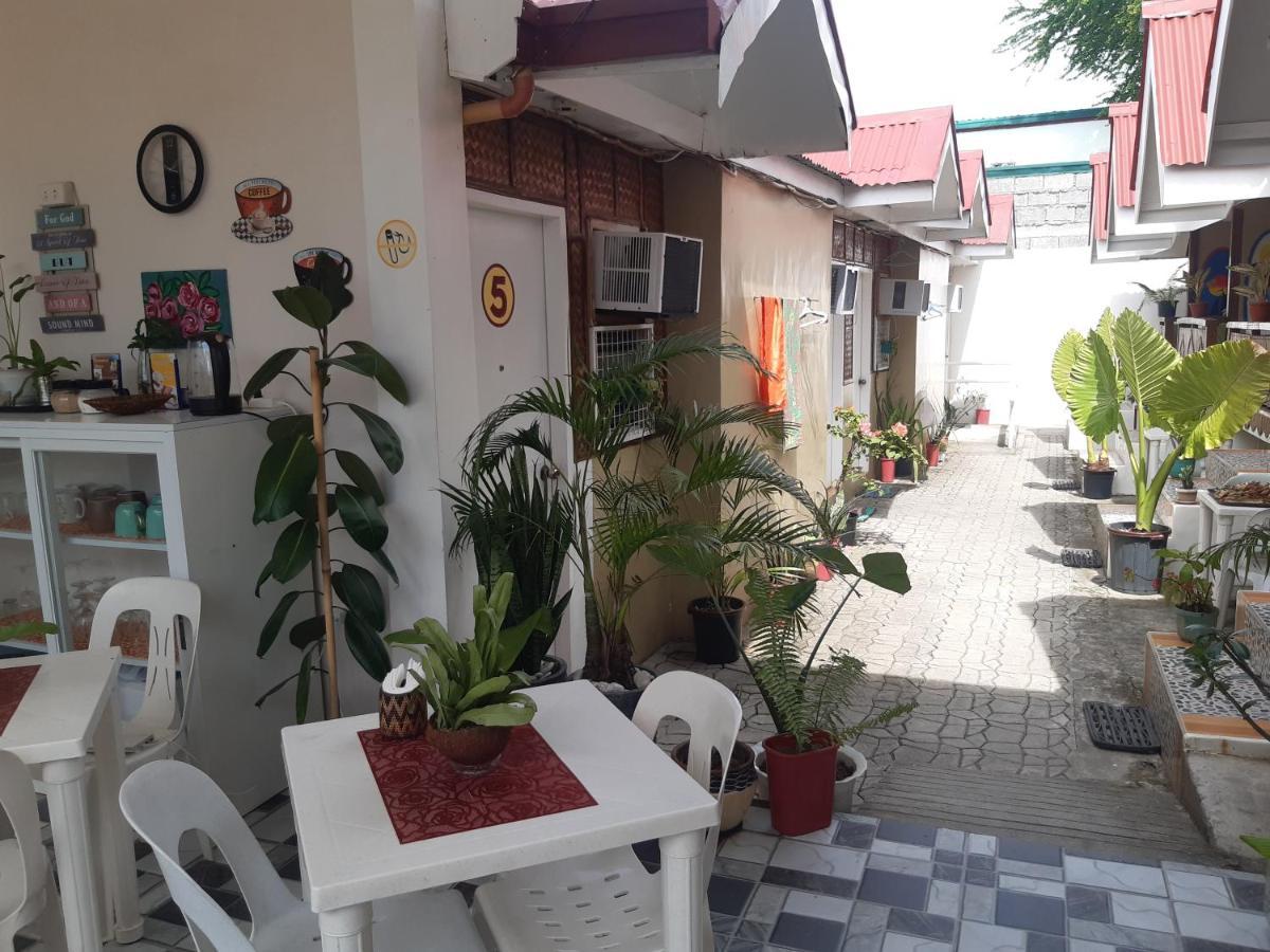 Sandstorm Lodge And Cafe Puerto Galera Dış mekan fotoğraf