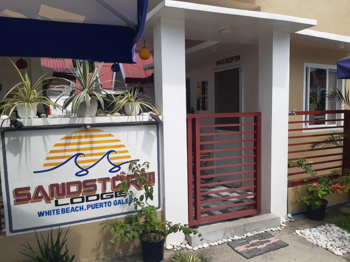 Sandstorm Lodge And Cafe Puerto Galera Dış mekan fotoğraf
