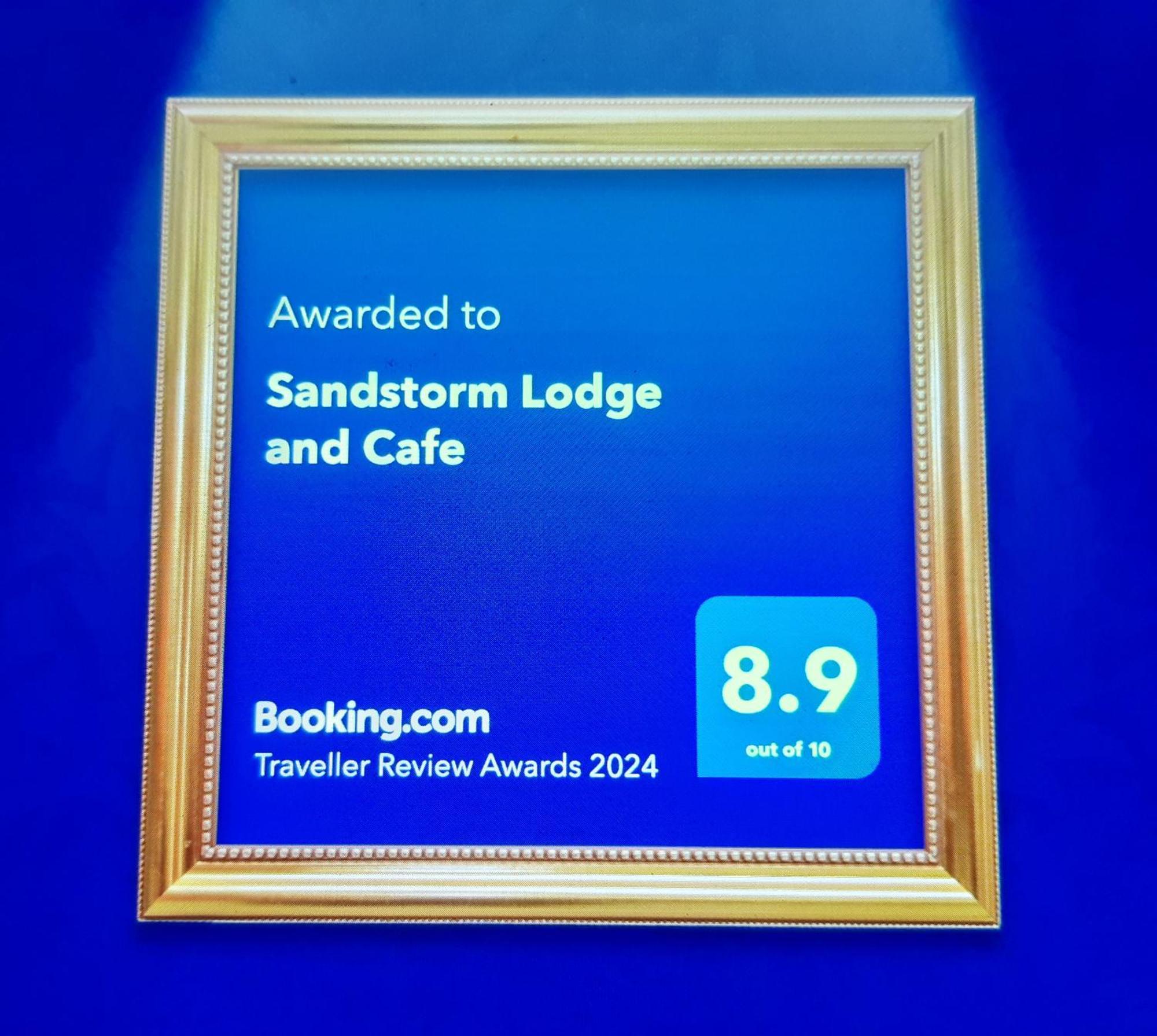 Sandstorm Lodge And Cafe Puerto Galera Dış mekan fotoğraf