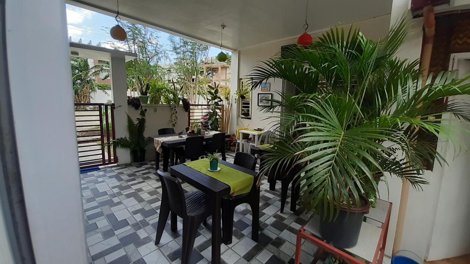 Sandstorm Lodge And Cafe Puerto Galera Dış mekan fotoğraf