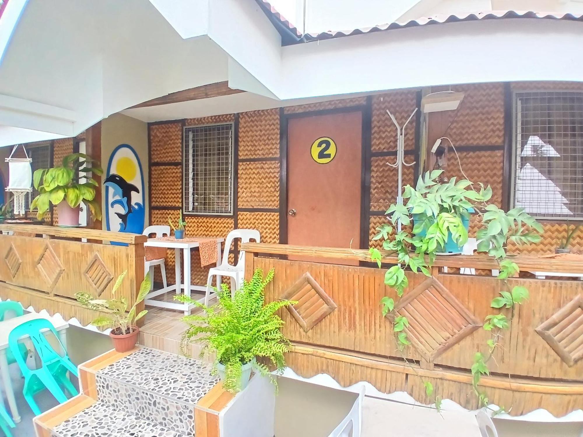 Sandstorm Lodge And Cafe Puerto Galera Dış mekan fotoğraf